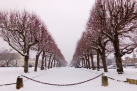 Esplanade sous la neige